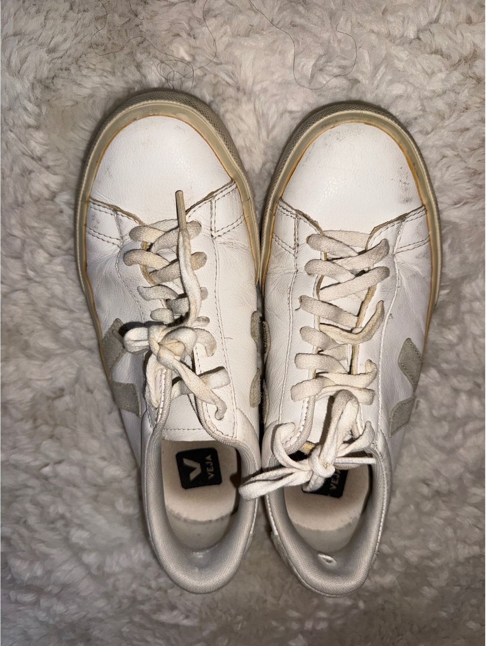 VEJA White & Gray Low-Top Sneakers — EU 39 / US 8